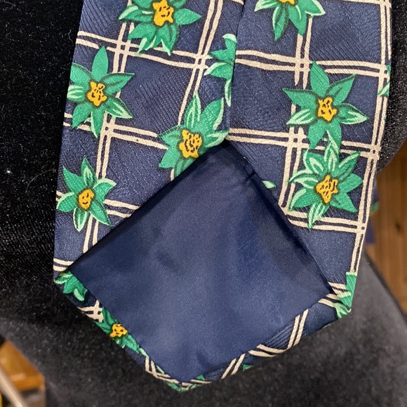 Valentino Floral Neck Tie 👔 - Picture 5 of 5